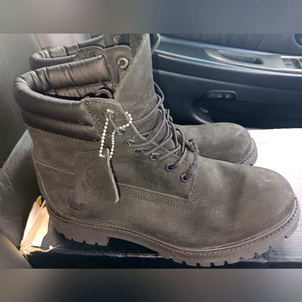 SZ 9 Black Timberland Boots